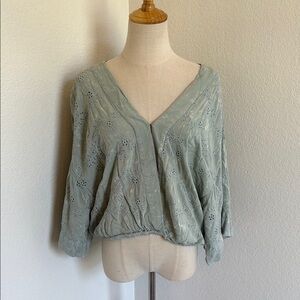 Elegant Women's Gray Top